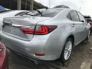Lexus ES 2017 Silver