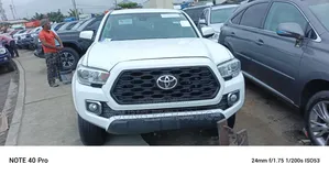 Toyota Tacoma 2023 White