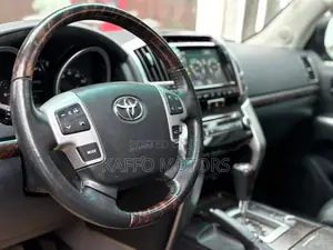 Toyota Land Cruiser 4.5 V8 GL 2015 Silver