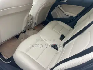 Mercedes-Benz GLA 250 2017 White