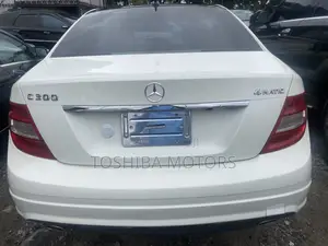 Mercedes-Benz C300 Sport 4Matic Sedan AWD (3.0L 6cyl 7A) 2011 White