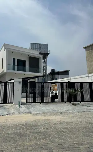Photo - Furnished 4bdrm Duplex in Chevron for sale