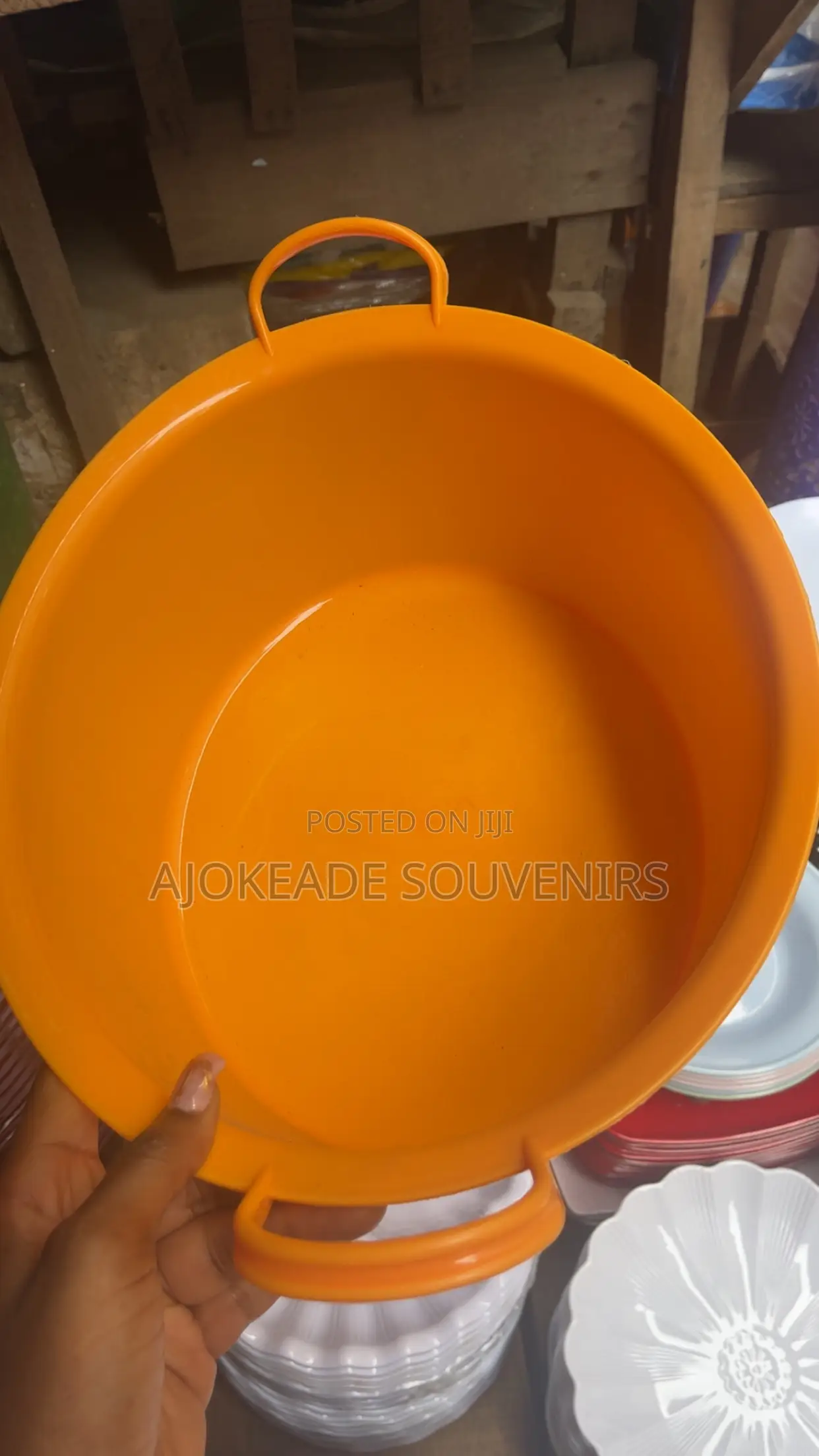 Oval Shape Bowl Available For Souvenirs