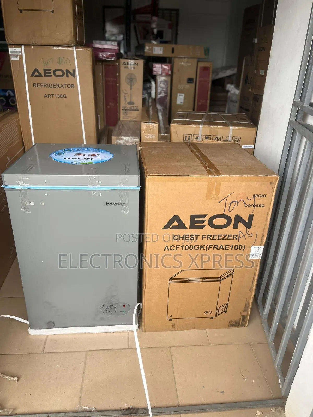 Aeon Chest Freezer