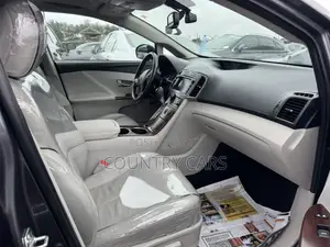 Toyota Venza V6 AWD 2010 Gray