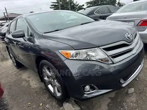 Toyota Venza V6 AWD 2010 Gray