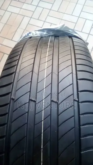 295 35 R23 Michelin