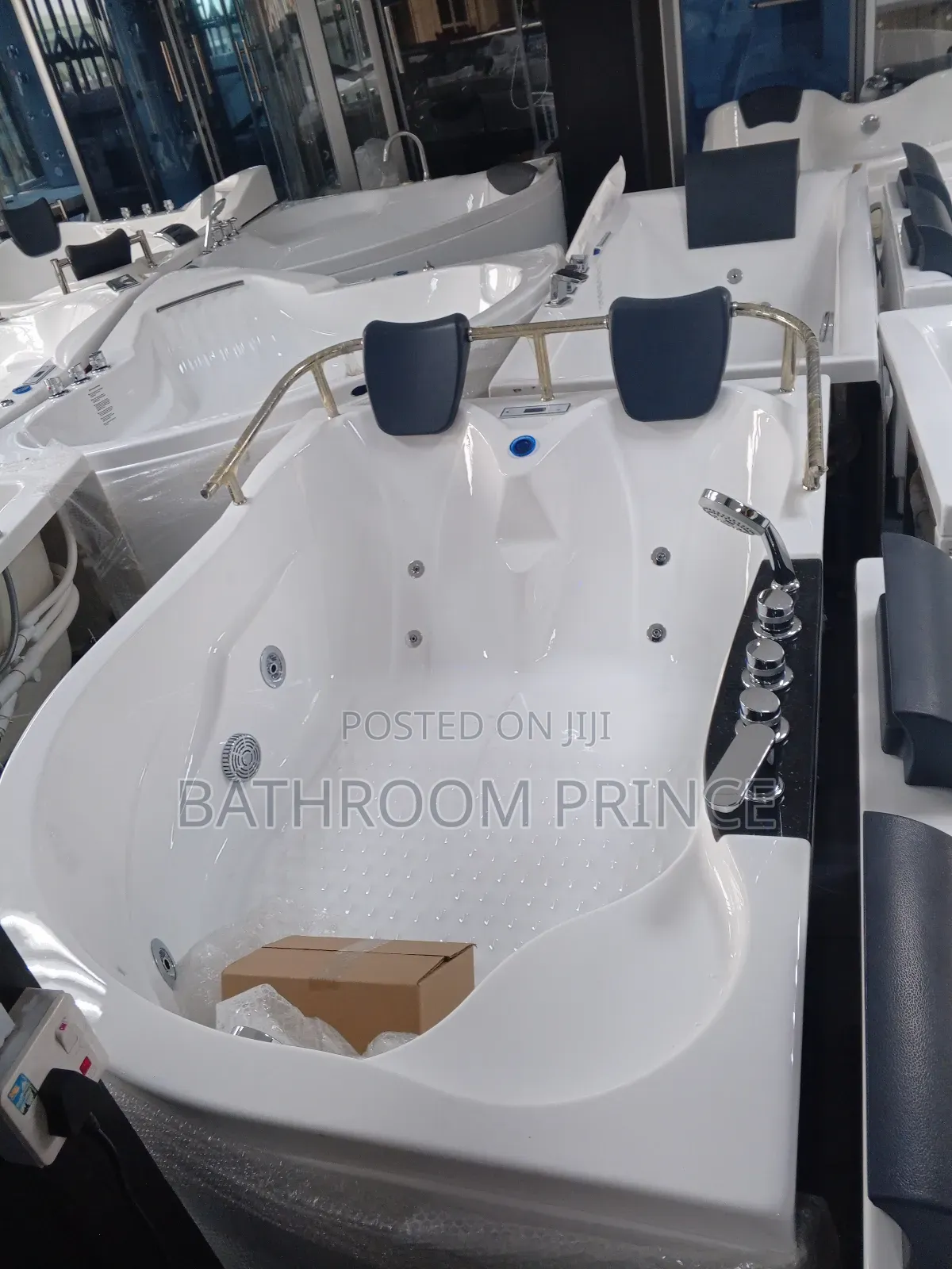 Twyford England Luxury Jacuzzi