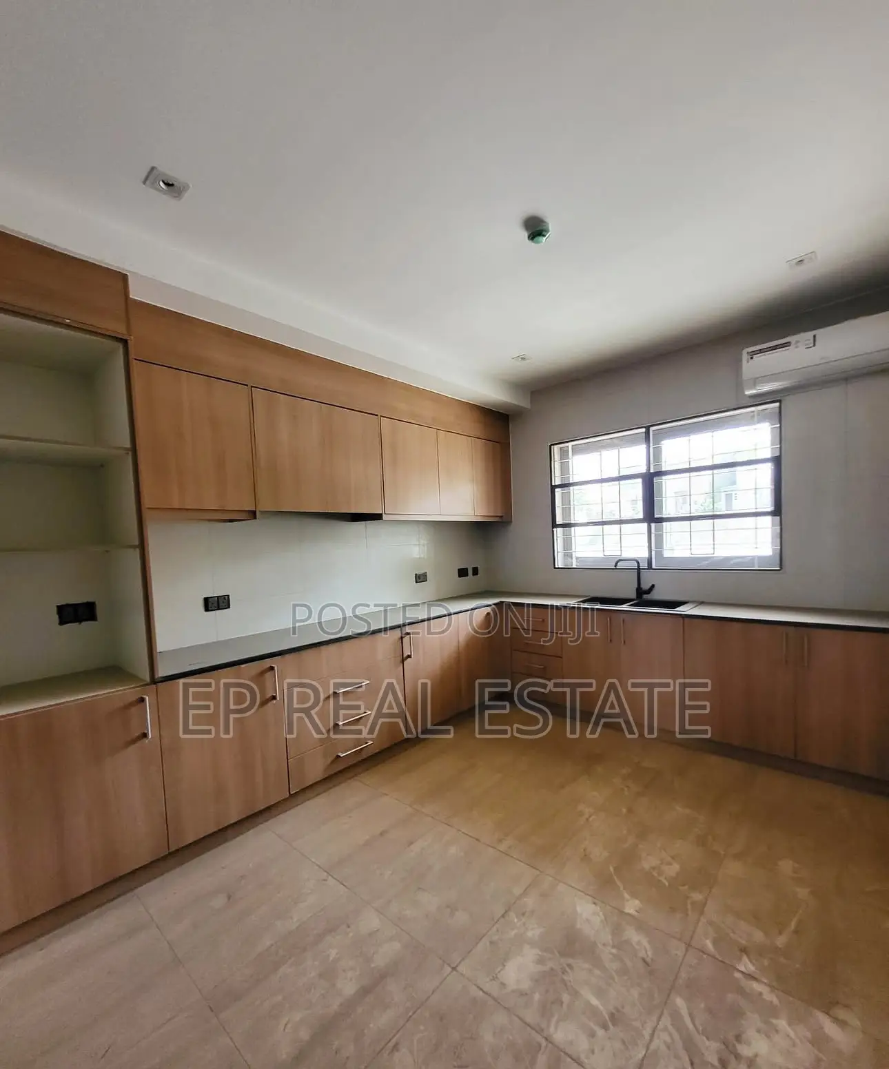 4bdrm Townhouse/Terrace in Wuse2 for Sale