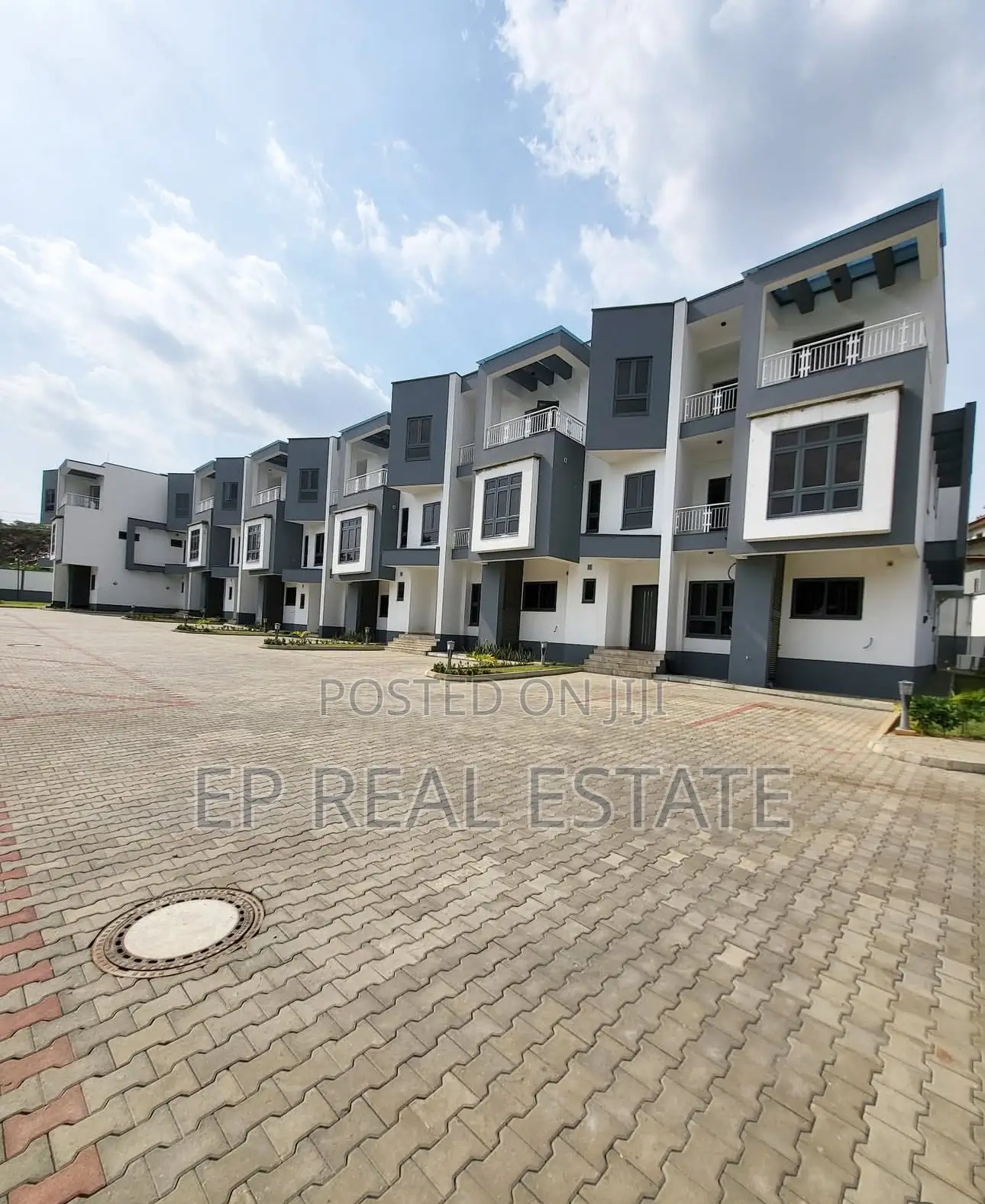 4bdrm Townhouse/Terrace in Wuse2 for Sale