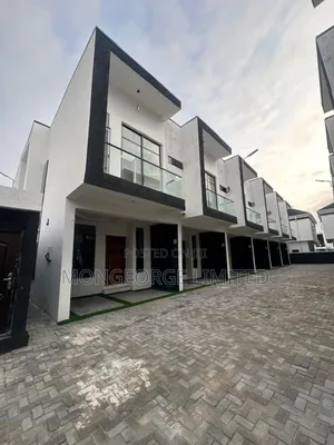 3bdrm Townhouse/Terrace in Ikota for sale