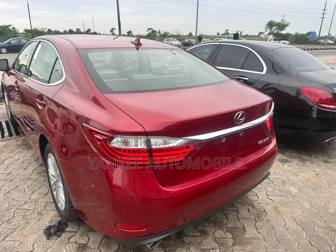 Lexus ES 2016 Red