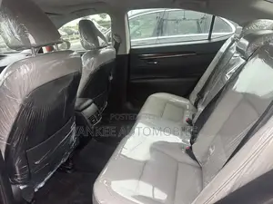 Lexus ES 2016 Red
