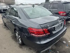 Mercedes-Benz E350 Base 4Matic Sedan AWD (3.5L 6cyl 7A) 2014 Gray