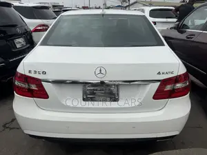 Mercedes-Benz E350 Base 4Matic Sedan AWD (3.5L 6cyl 7A) 2013 White