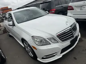 Mercedes-Benz E350 Base 4Matic Sedan AWD (3.5L 6cyl 7A) 2013 White