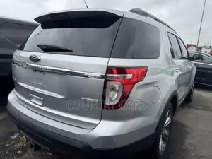 Ford Explorer Limited 4dr SUV AWD (3.5L 6cyl 6A) 2014 Silver