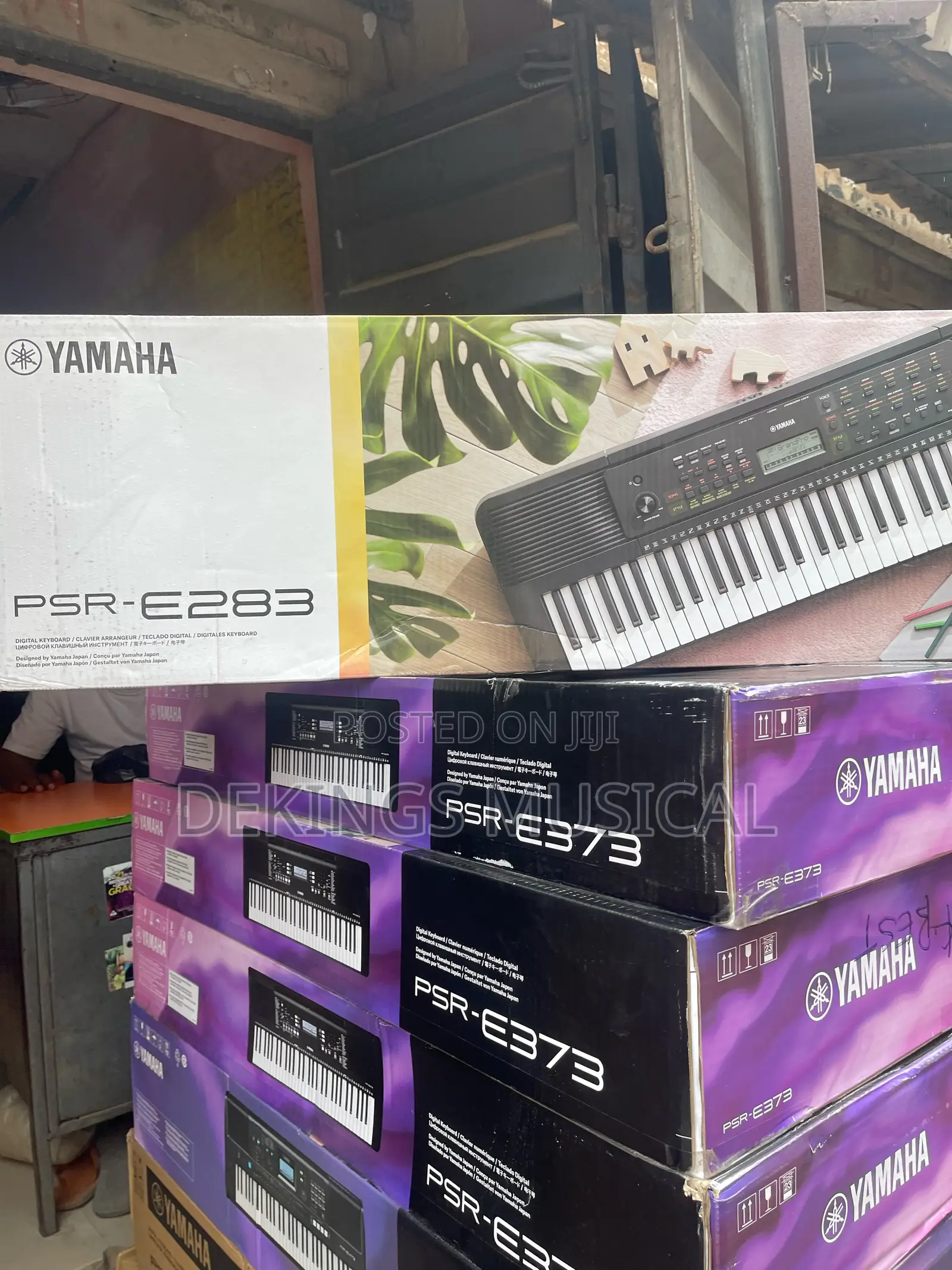Yamaha PSR-E283 Portable Keyboard 61 Keys 