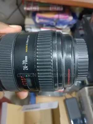 Photo - Canon Lens 24-70