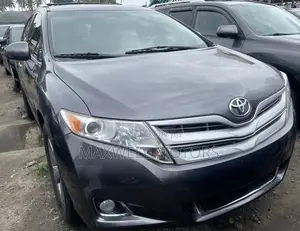 Toyota Venza V6 AWD 2012 Gray