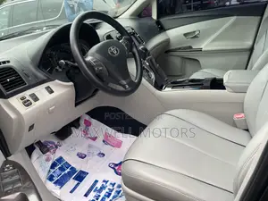 Toyota Venza V6 AWD 2012 Gray