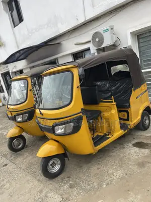 TVS King Cargo 2022 Yellow