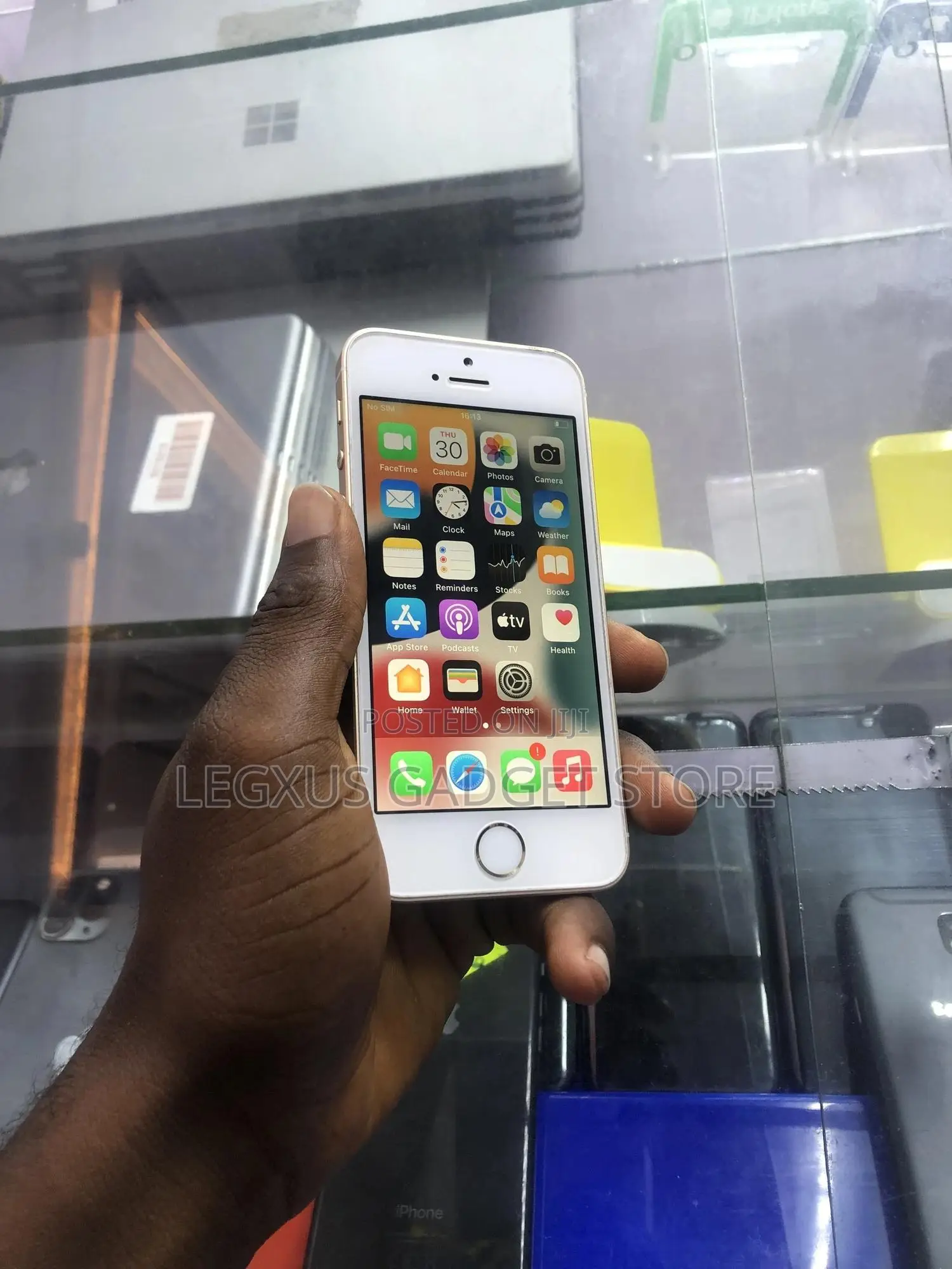 Apple iPhone SE 64 GB Gold