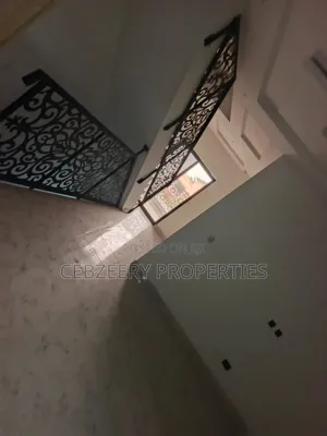 3bdrm Townhouse / Terrace in Omole Phase 1 for rent