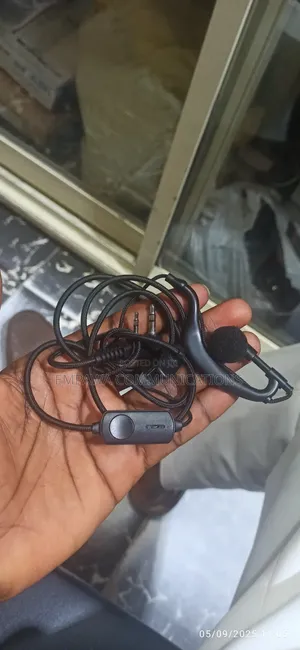 Walkie Talkie Earpiece Ten Thousand Naira for 4pcs