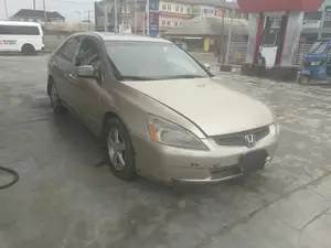 Photo - Honda Accord 2003 Gold