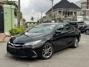 Toyota Camry SE 4dr Sedan (2.5L 4cyl 6A) 2015 Black