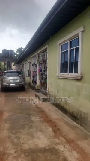 6bdrm Bungalow in Benin City for sale