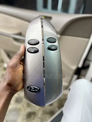 2004-08 Toyota Sienna Radio Dash Trim Bezel