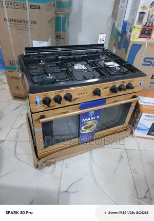 All-in-one Cooker – Gas Burners & Spacious Oven