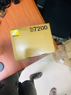 Nikon D7200.