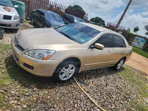 Photo - Honda Accord 2007 Gold