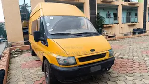 Ford Transit 2015 Yellow