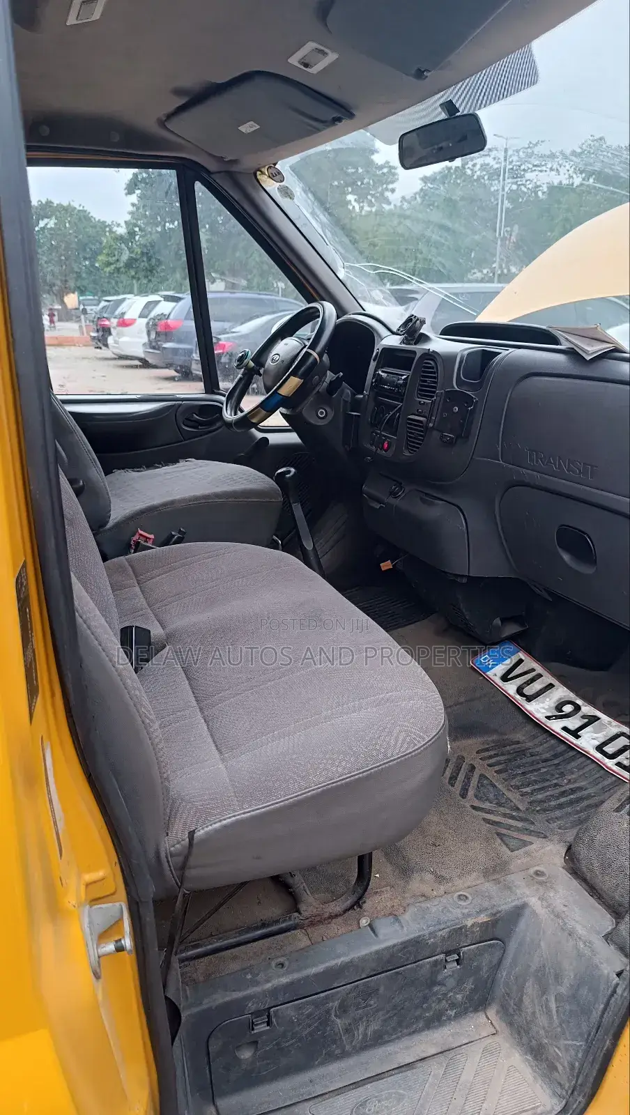 Ford Transit 2015 Yellow