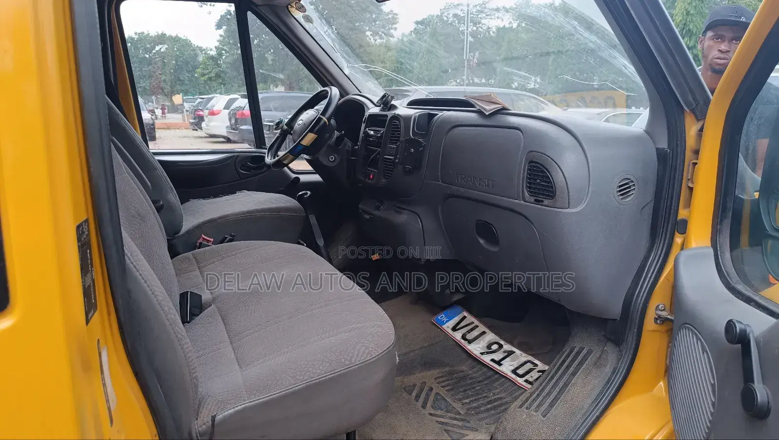 Ford Transit 2015 Yellow