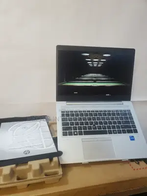 New Laptop HP EliteBook 8770W 12GB Intel Core i5 SSD 1T