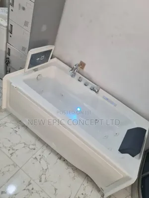 Single Jacuzzi With Smart Television