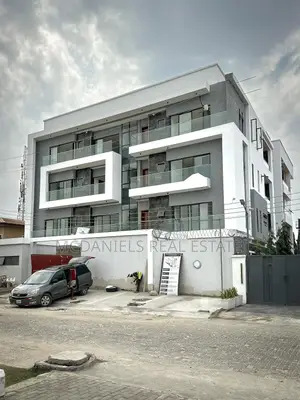 Furnished 3bdrm Apartment in Lekki Phase 1 for sale