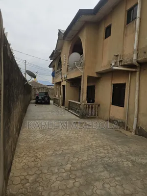 3bdrm Block of Flats in Ishashi, Yakoyo/Alagbole for sale
