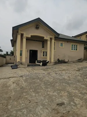 4bdrm Duplex in Martins Estate, Yakoyo/Alagbole for sale