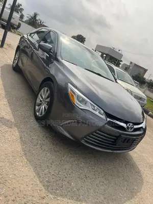 Toyota Camry XLE V6 4dr Sedan (3.6L 6cyl 6A) 2016 Gray