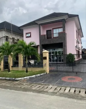 4bdrm Duplex in Golf Estate , Dr for sale