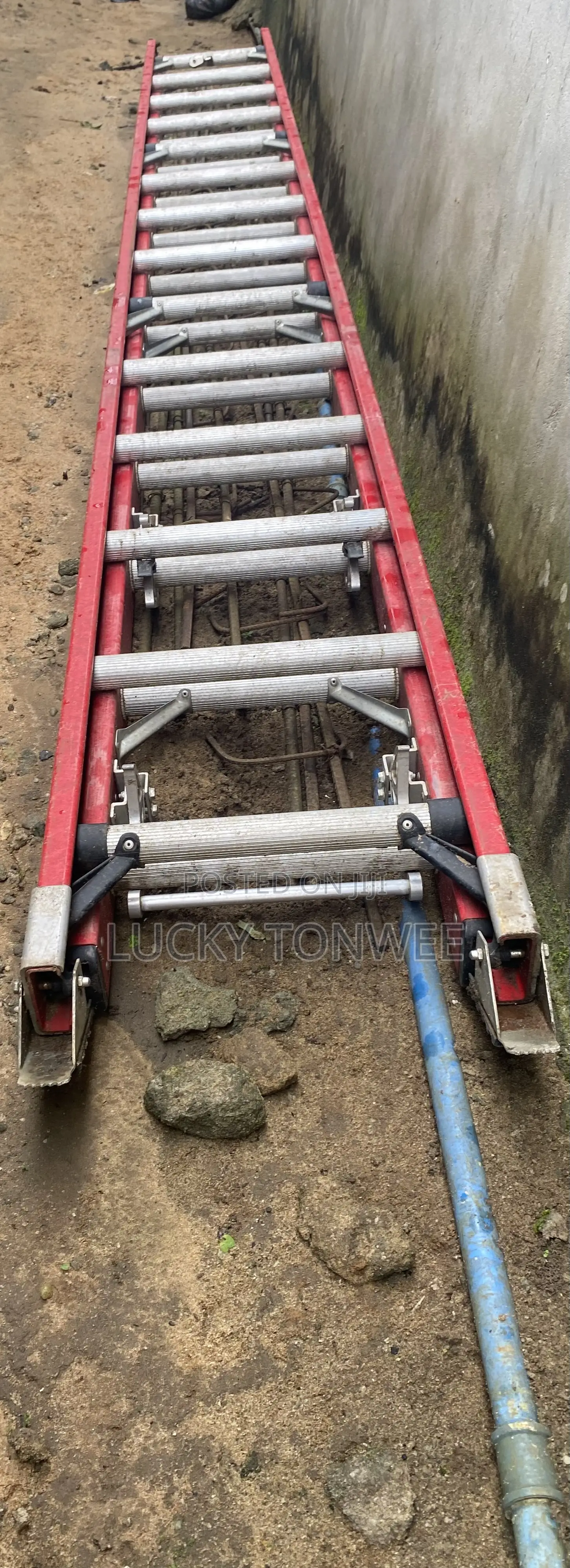 14~2 Ladder 28 Feet