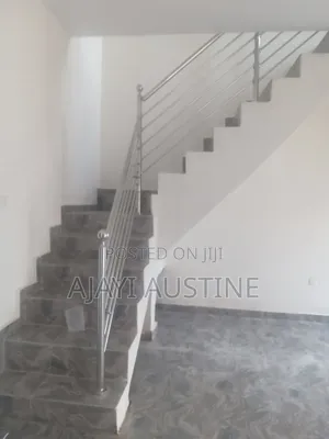 4bdrm Duplex in Alagbaka, Adjacent, Akure for rent