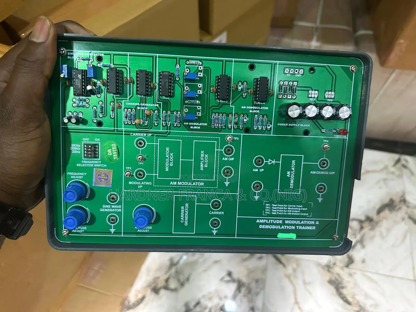Amplitude Modulation and Demodulation Communication Trainer