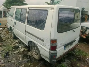 Mitsubishi L300 2004 White
